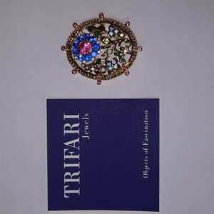 TRIFARI 1998 Limited Edition 900 Gold Tone Flower Brooch